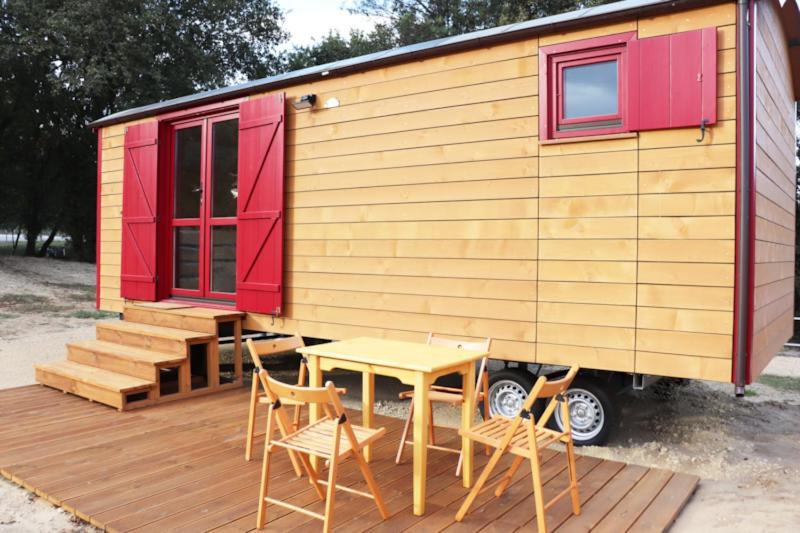 Roulottes Cocooning Au Coeur Des Landes Hotel Mees ภายนอก รูปภาพ
